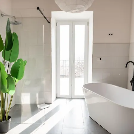 Panoramic Stone Retreat - By Lovecomo بيت للعطل *